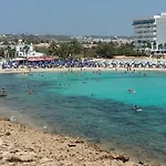 Christopher's Sandy