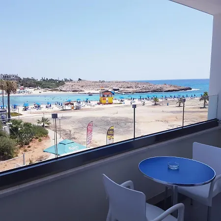 Lägenhetshotell Christopher's Sandy 4*