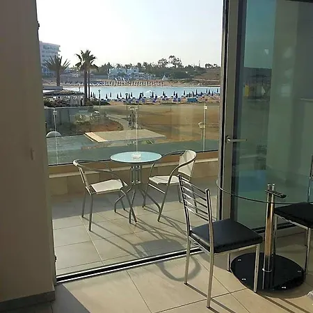 Christopher's Sandy Aparthotel 4*