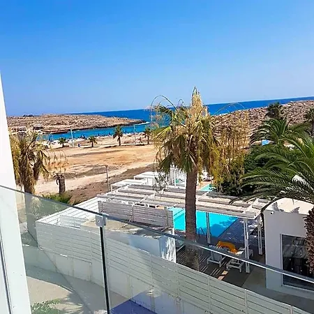 Christopher's Sandy Appart hôtel 4*