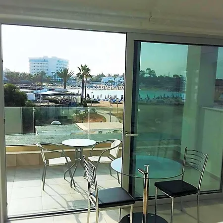 Christopher's Sandy Aparthotel