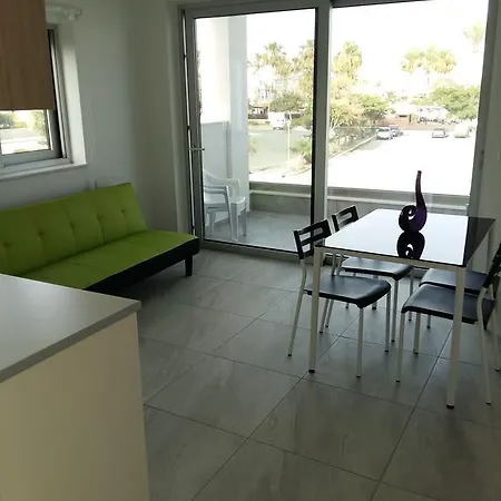 Christopher's Sandy Ajía Nápa