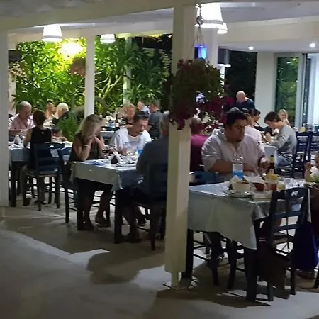 Christopher's Sandy Apartmanhotel