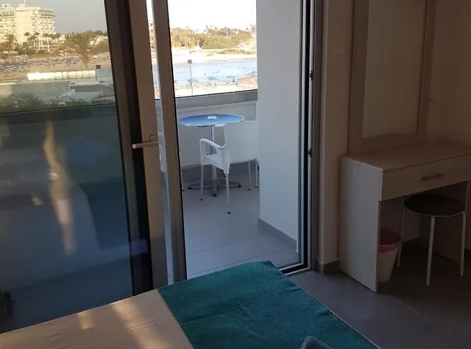 Lägenhetshotell Christopher's Sandy Ayia Napa