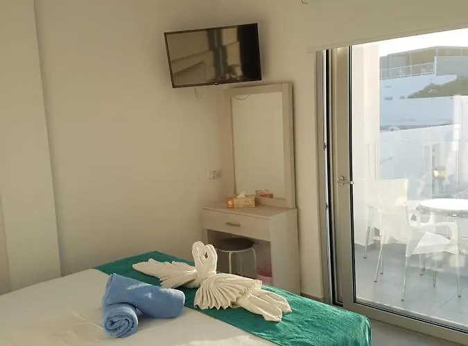 Christopher's Sandy 3*