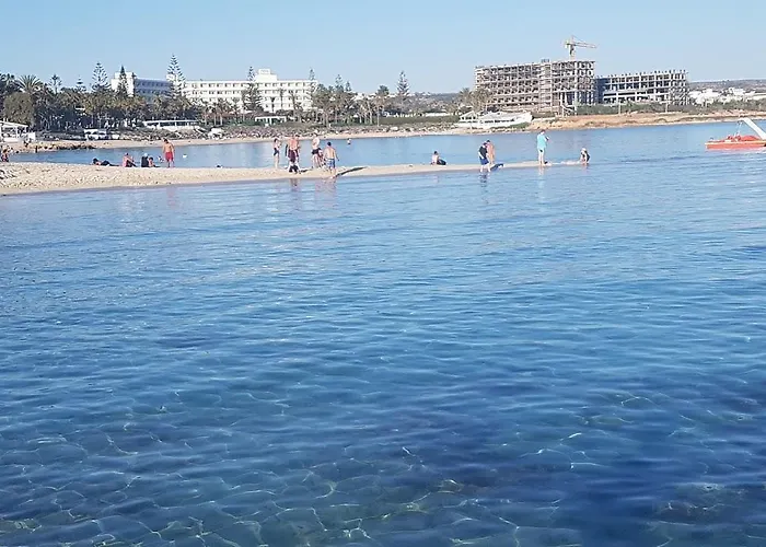 Christopher's Sandy 3*