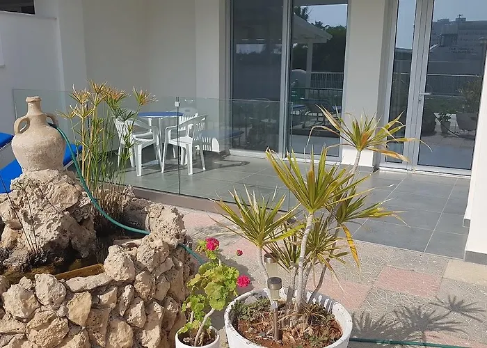 Christopher's Sandy 3*