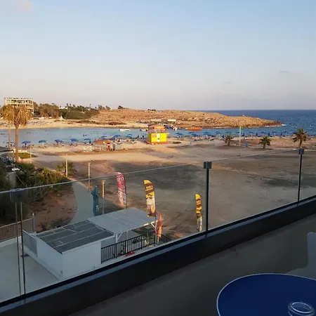 Christopher's Sandy Aparthotel 3*