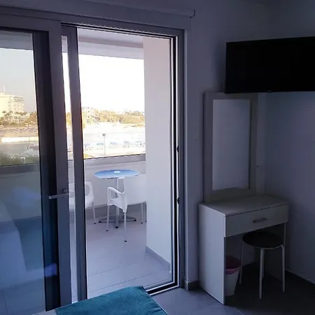 Christopher's Sandy Aparthotel